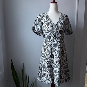 Boden Black and White Patterned Mini Dress 2R V neck Linen Blend Short Sleeve